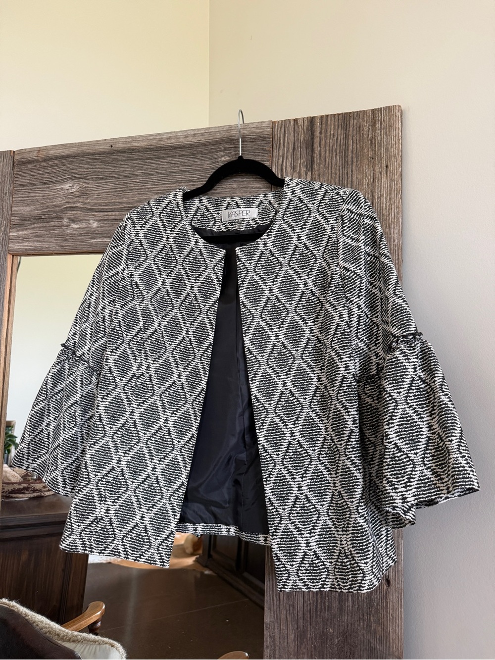 Kasper Black & White Diamond Jacquard Ruffle-Sleeve Jacket